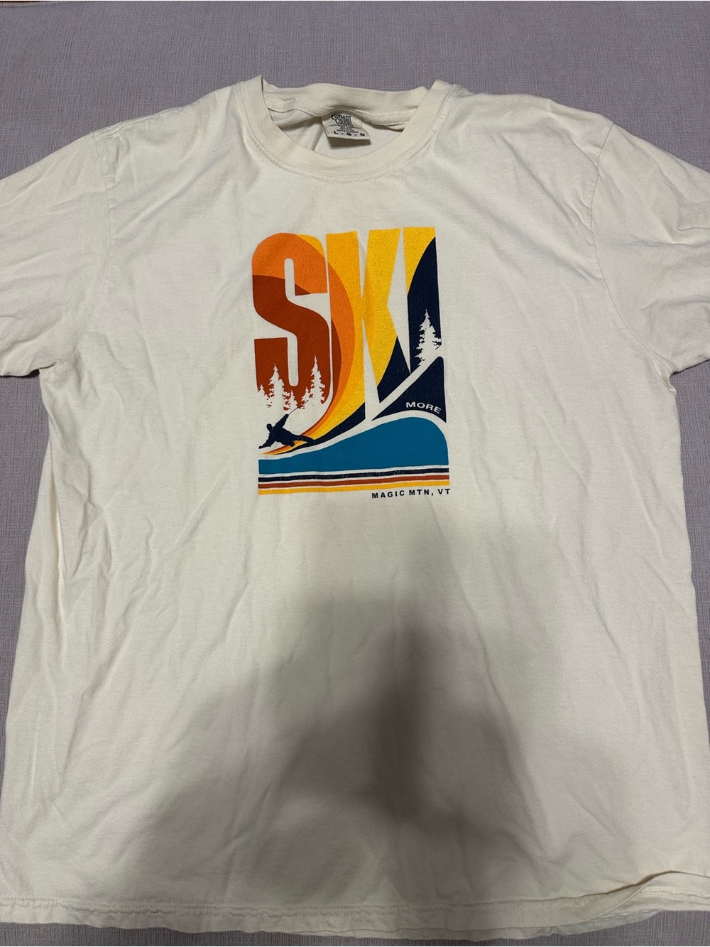 Comfort Colors Off White Short Sleeve Ski Graphic Tee L